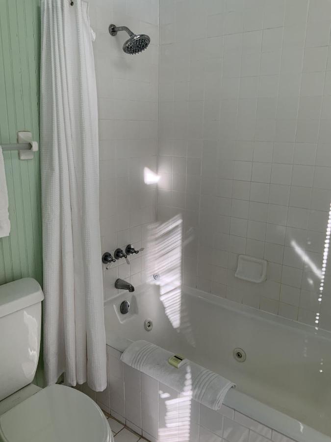 The Lodge On Gorham'S Bluff Pisgah Room photo